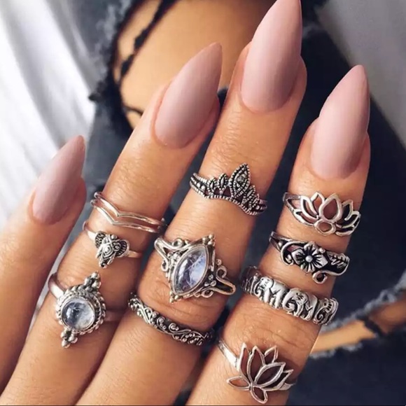 Jewelry - NEW 💫 Boho Style Silver Set of Rings Diamond